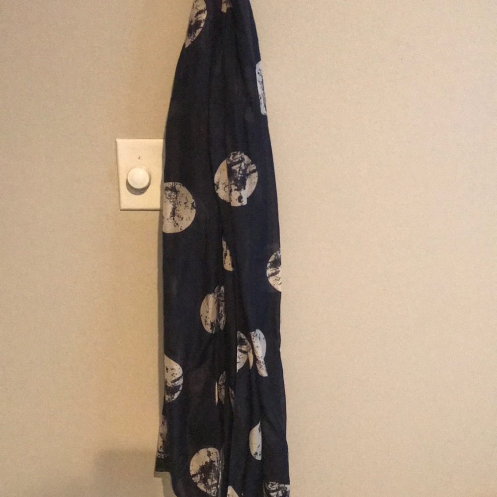 Scarf - Picture 4 of 4
